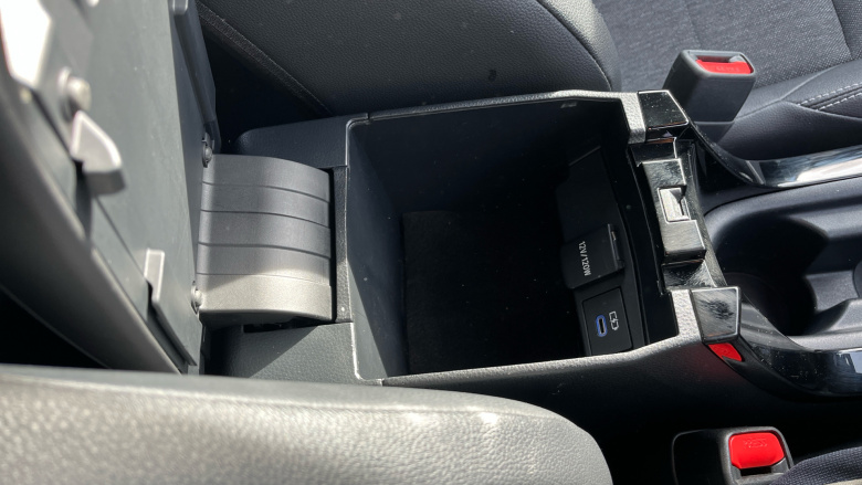 Toyota Corolla 2.0 VVT-i Hybrid Design 5dr CVT Hybrid Estate